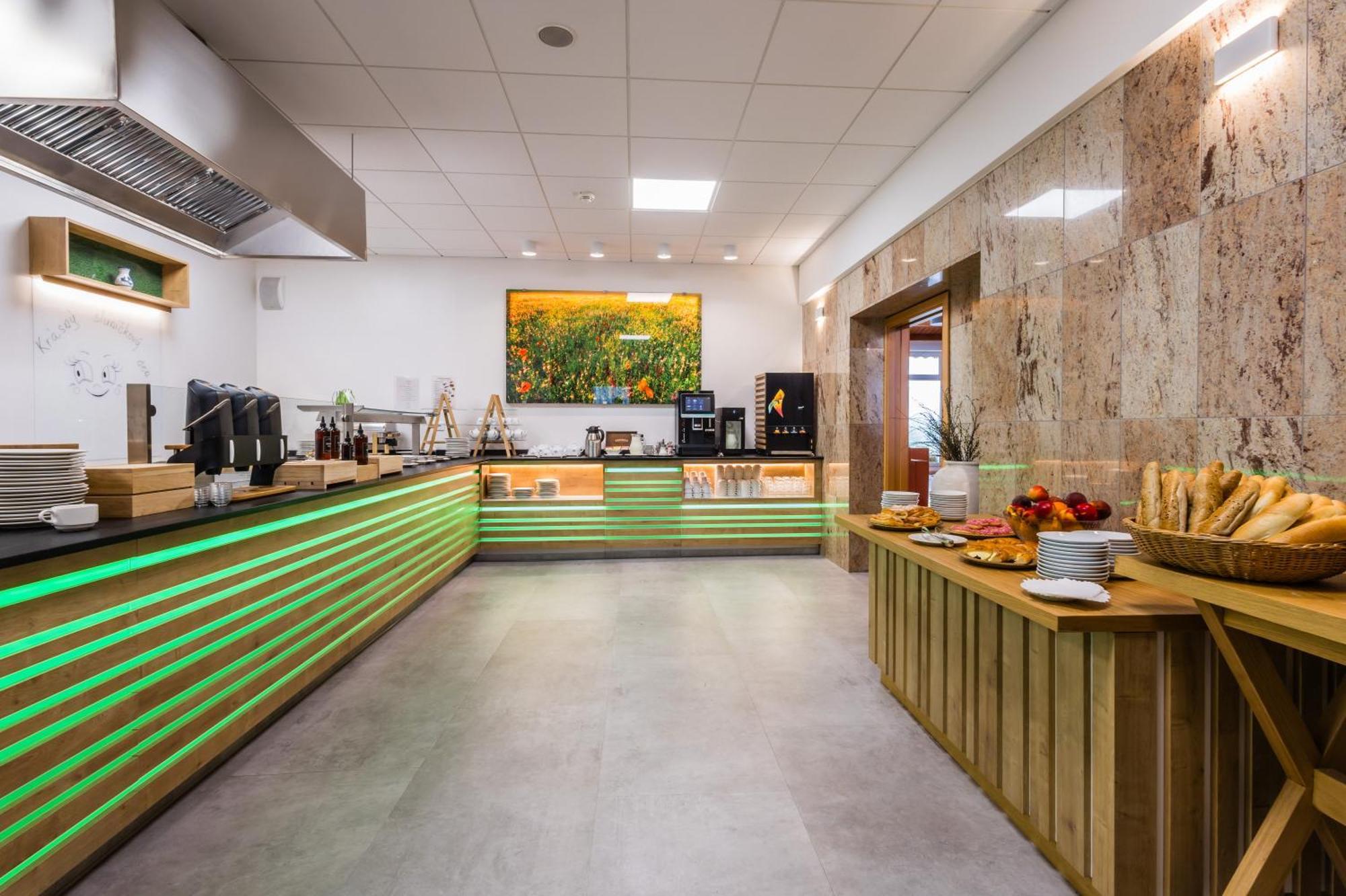 Lazensky A Wellness Hotel Nivamare Luhacovice Exterior photo