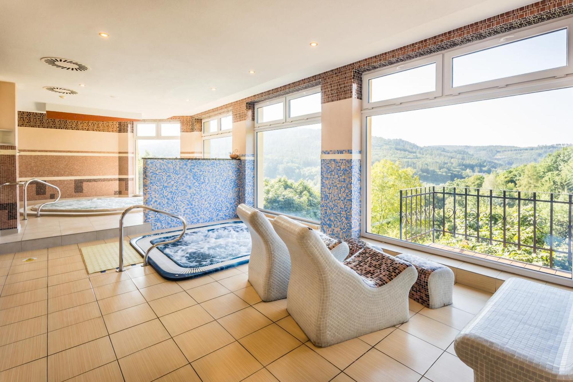 Lazensky A Wellness Hotel Nivamare Luhacovice Exterior photo
